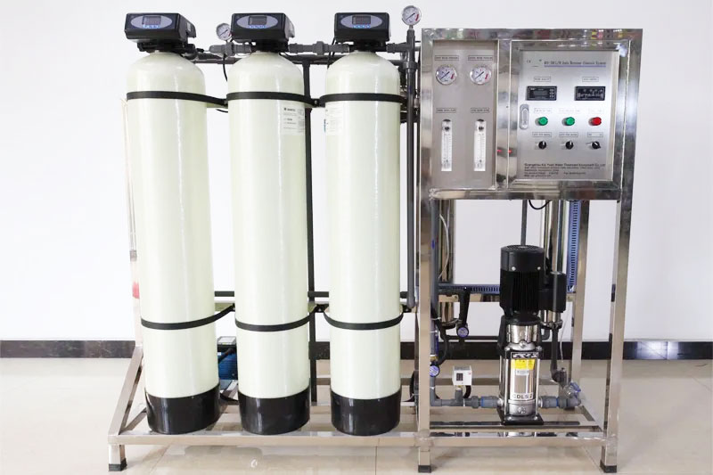 Hệ thống lọc nước công nghiệp RO lắp đặt cho cơ sở y tế có đặc điểm gì nổi bật?